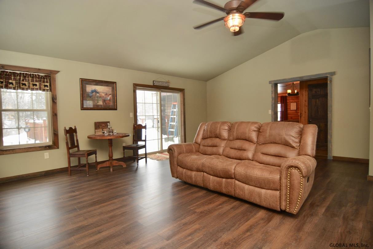 326 Midline Road Amsterdam, NY 12010 - Photo 12 of 53 Photo 12