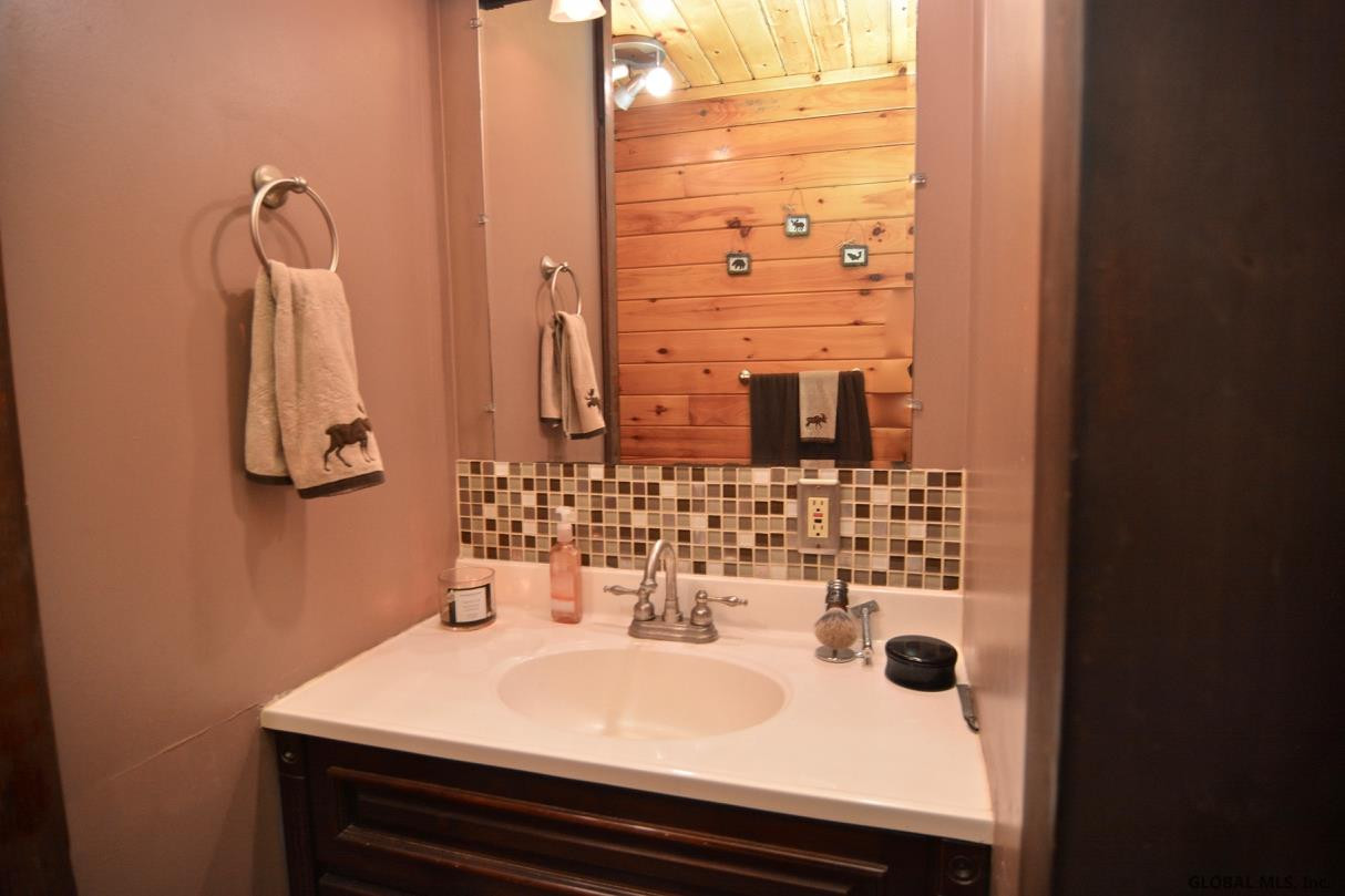 326 Midline Road Amsterdam, NY 12010 - Photo 30 of 53 Photo 30
