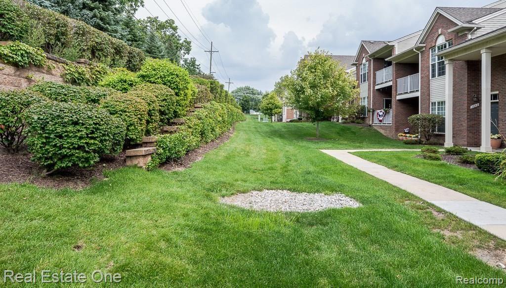 1902 Flagstone Circle, Unit 75 Rochester, MI 48307 - Photo 17 of 19 1902 Flagstone, Rochester MI, Koteles, 08-17-15-1047.jpg