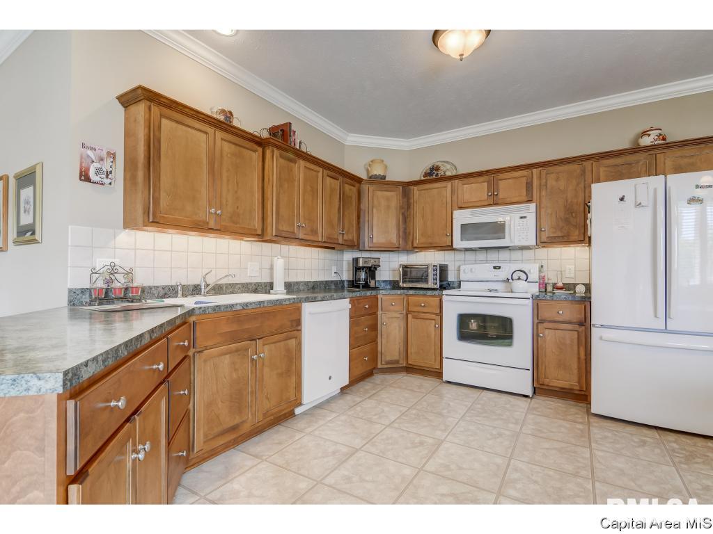 807 Colorado Court Springfield, IL 62711 - Photo 10 of 33