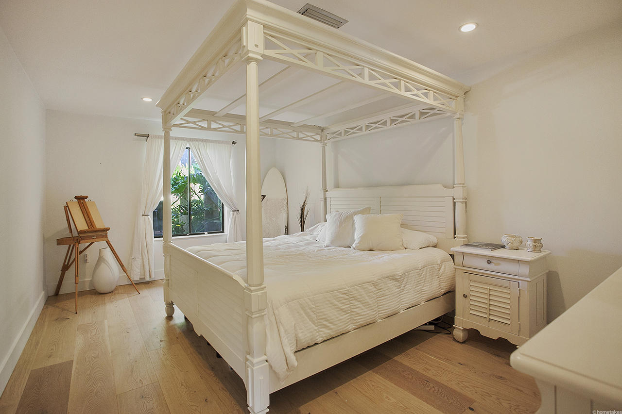 139 Dunes Edge Road Jupiter, FL 33477 - Photo 9 of 15 Master Bed