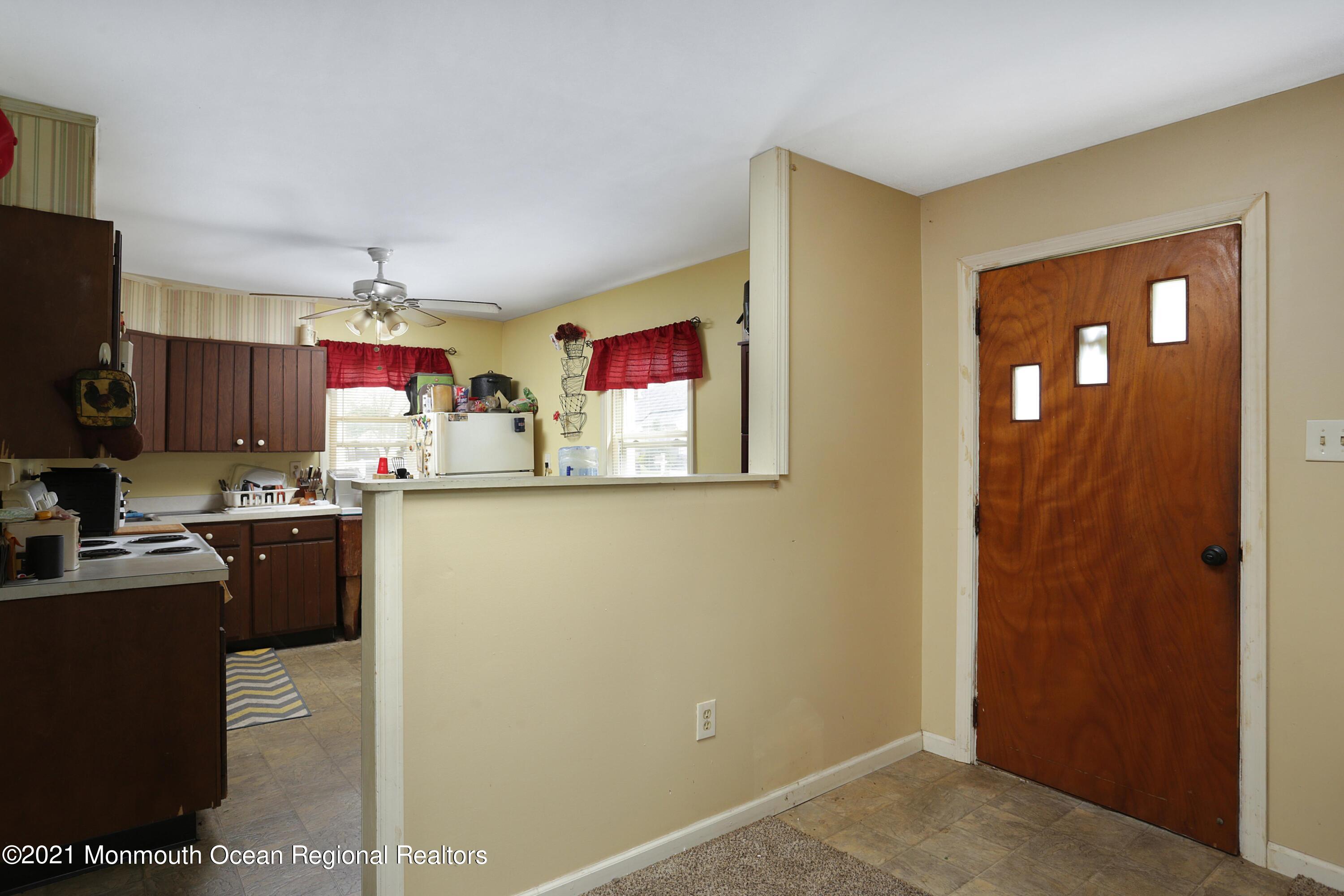 550 George Road Toms River, NJ 08753 - Photo 4 of 18 IMG_3407