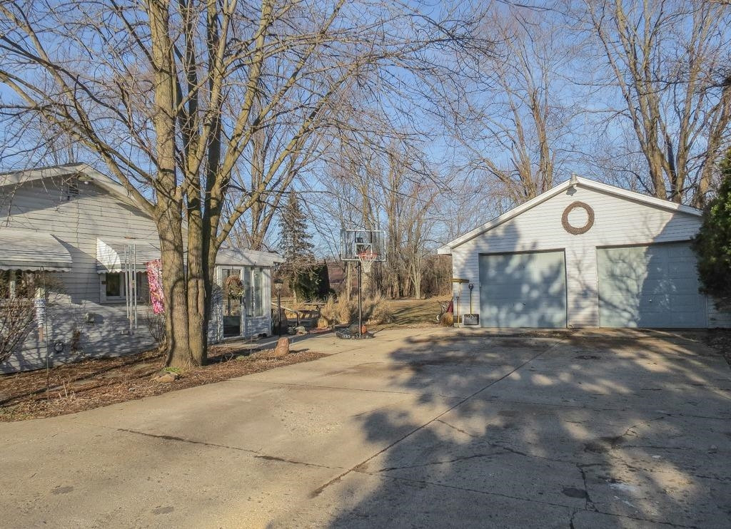 9825 Bunton Road Willis, MI 48191 - Photo 44 of 52 Photo 45
