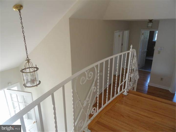 1124 Millbrook Road Berwyn, PA 19312 - Photo 12 of 17 Hallway