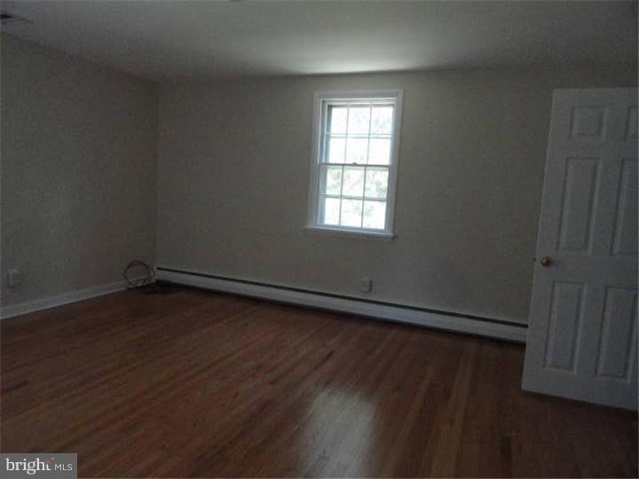 1124 Millbrook Road Berwyn, PA 19312 - Photo 9 of 17 Master Bedroom