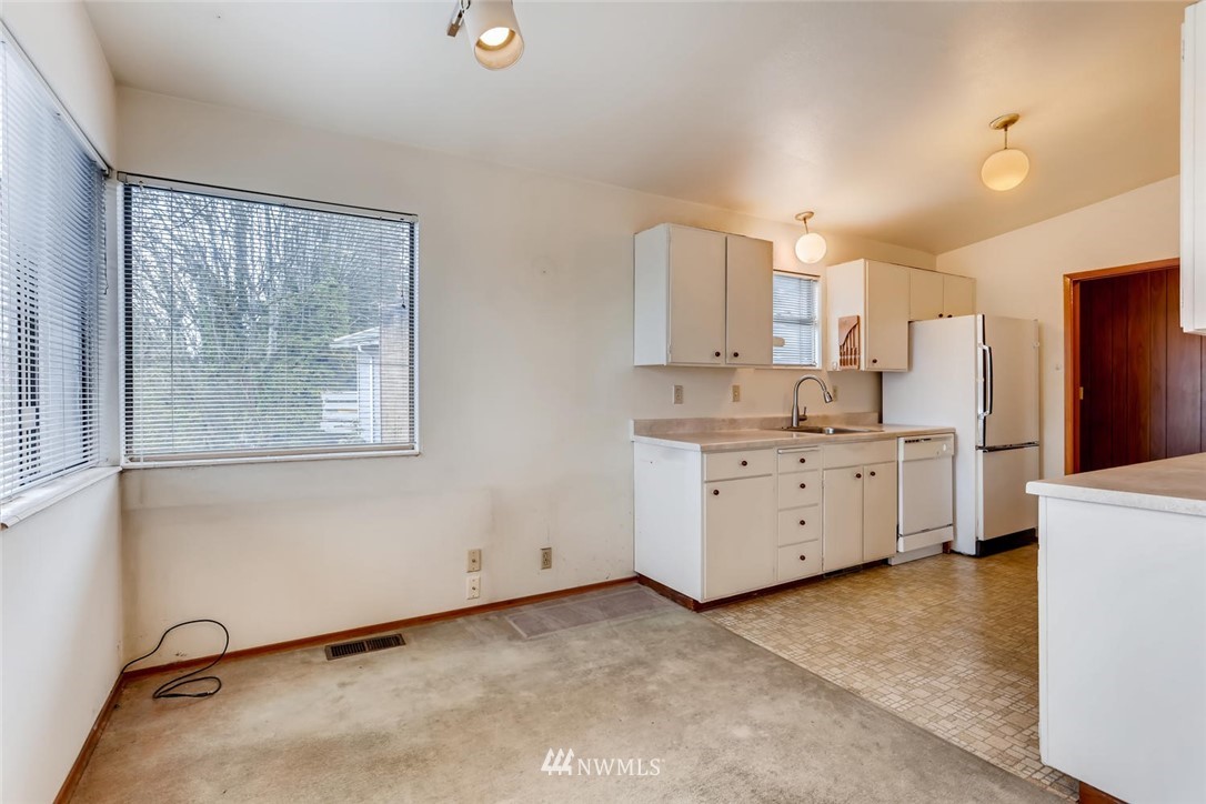 9071 Renton Avenue South Seattle, WA 98118 - Photo 13 of 32 Gallery Image 13