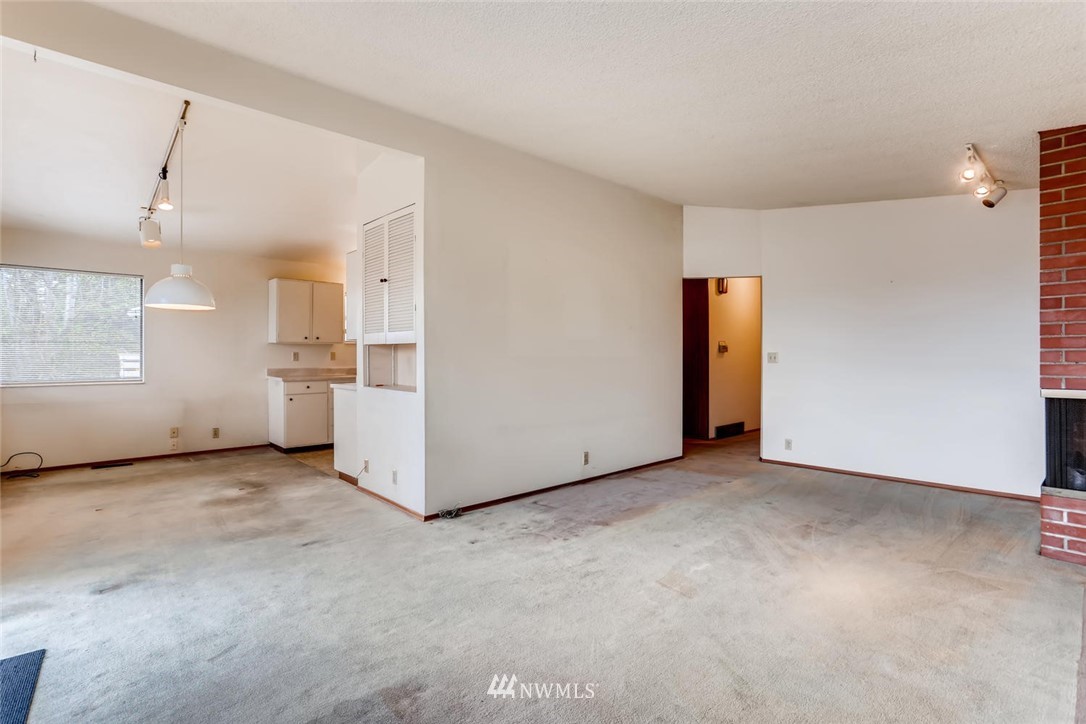 9071 Renton Avenue South Seattle, WA 98118 - Photo 5 of 32 Gallery Image 5
