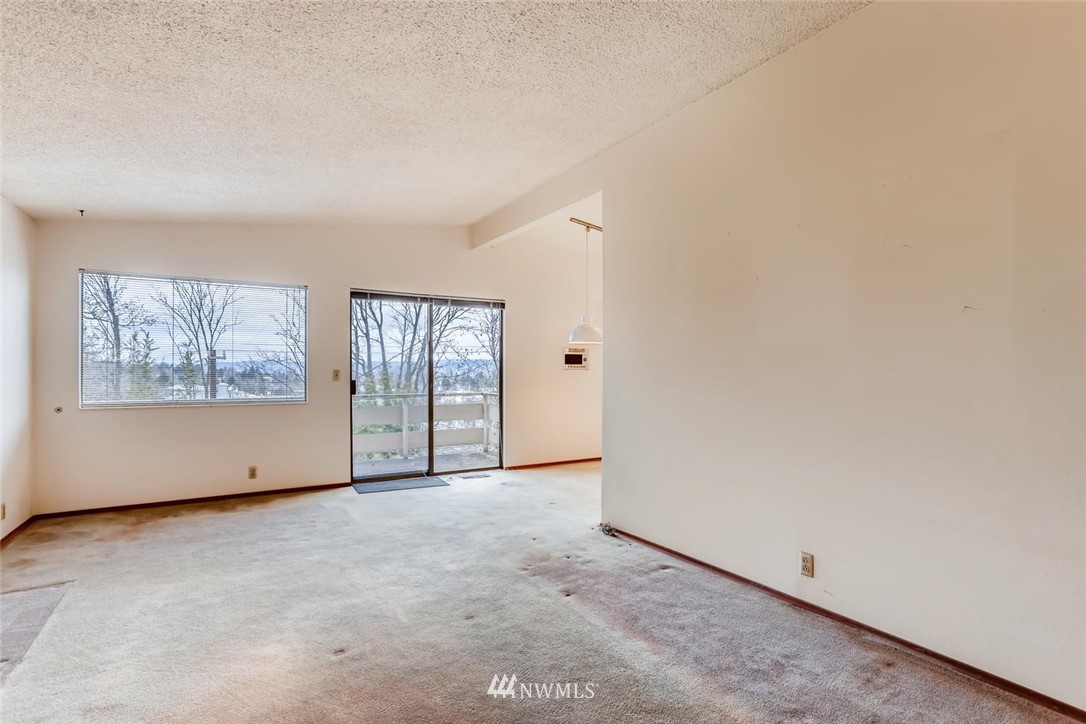 9071 Renton Avenue South Seattle, WA 98118 - Photo 6 of 32 Gallery Image 6