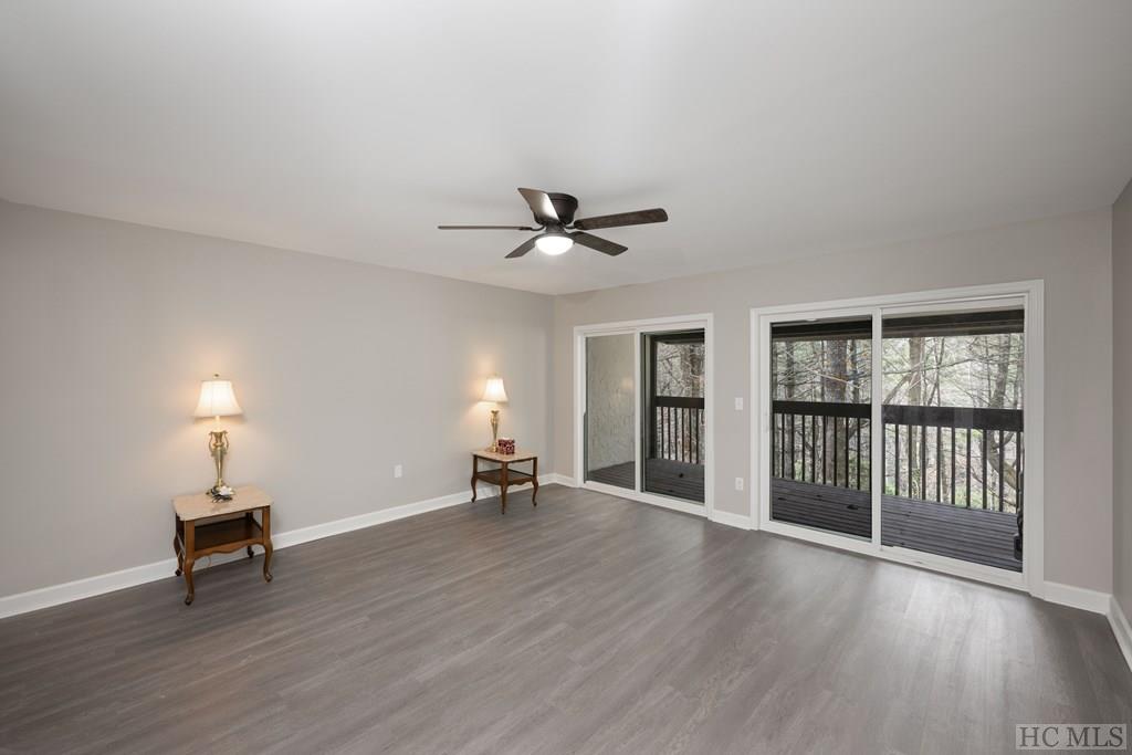 435-3A Overlook Road, Unit 3A Sapphire, NC 28774 - Photo 17 of 57 Gallery Image 17