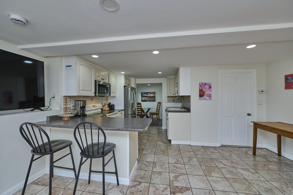 37 Locust Street, Unit 1 Burlington, MA 01803 - Photo 12 of 29