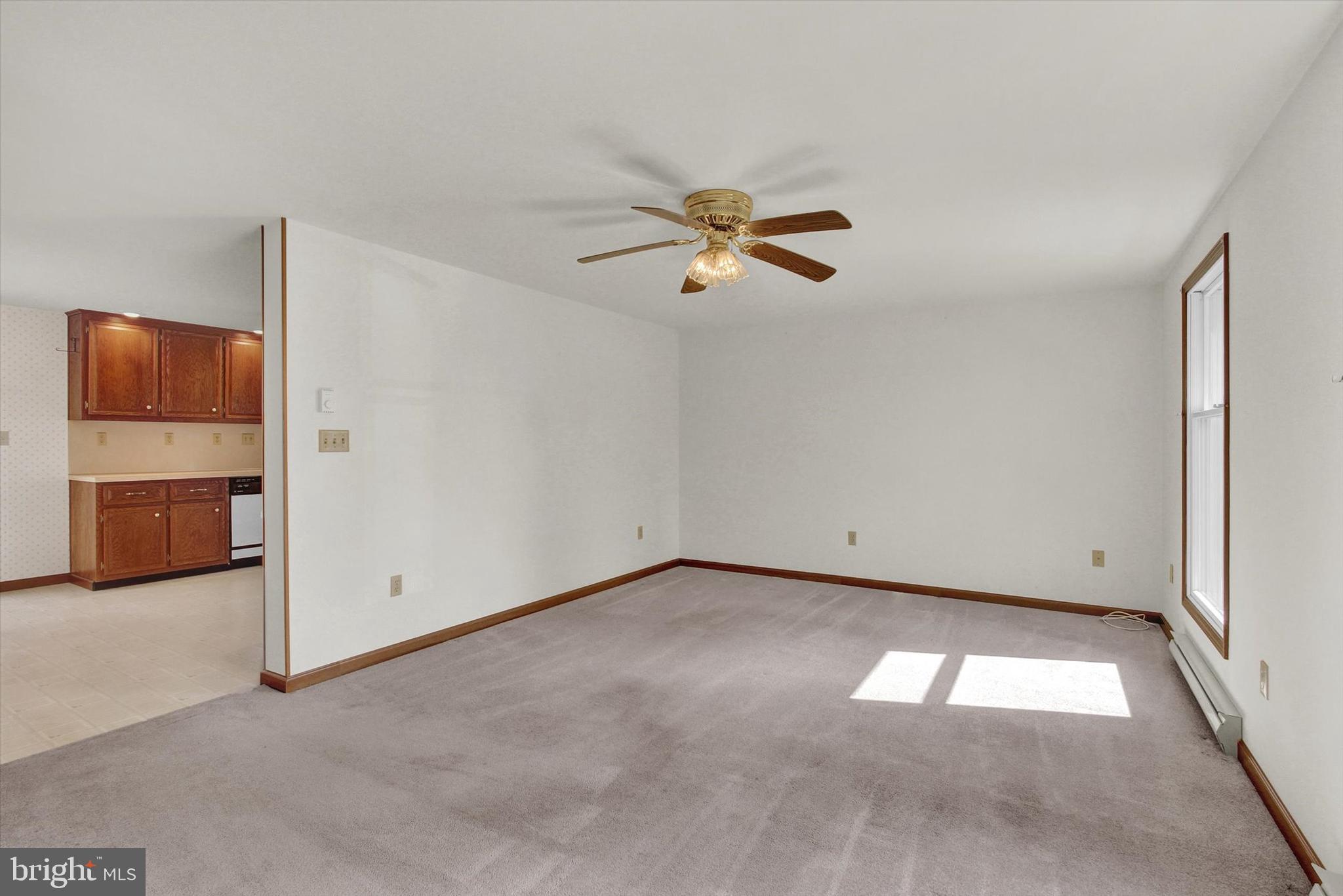 3550 Hampstead Mexico Road Hampstead, MD 21074 - Photo 4 of 34 Livingroom