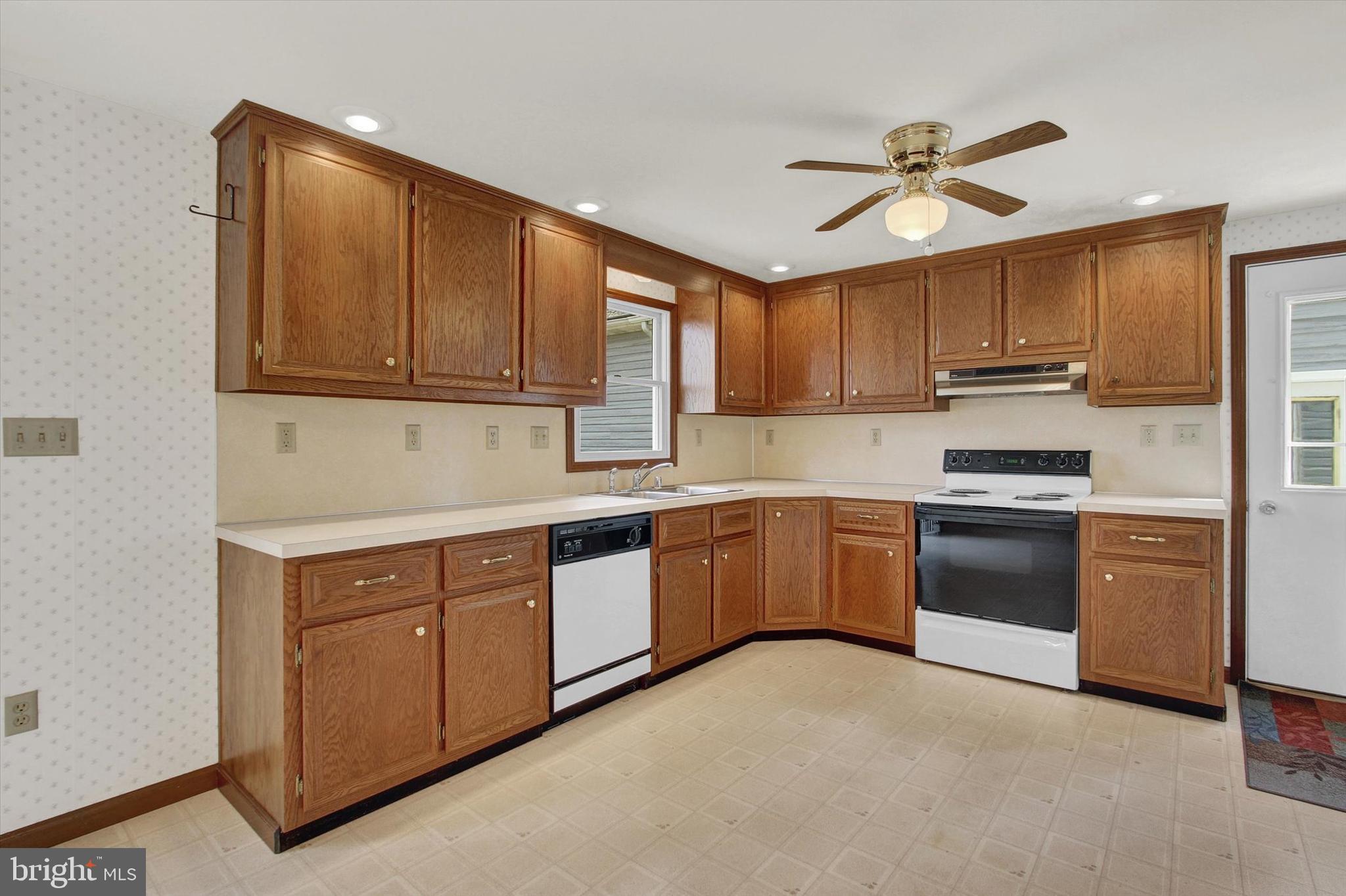 3550 Hampstead Mexico Road Hampstead, MD 21074 - Photo 9 of 34 Kitchen