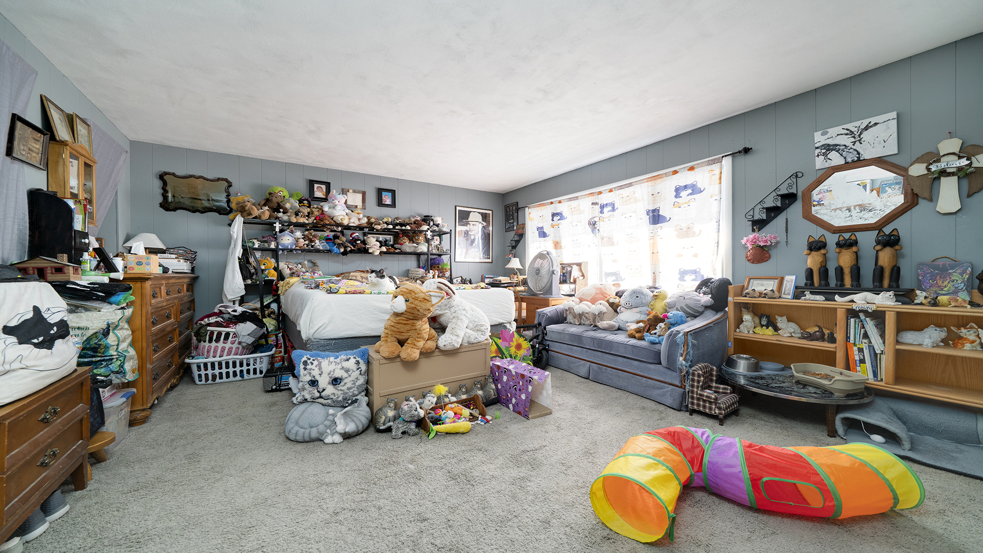 128 West 2nd Street Byron, IL 61010 - Photo 11 of 48 a view of a livingroom with toys