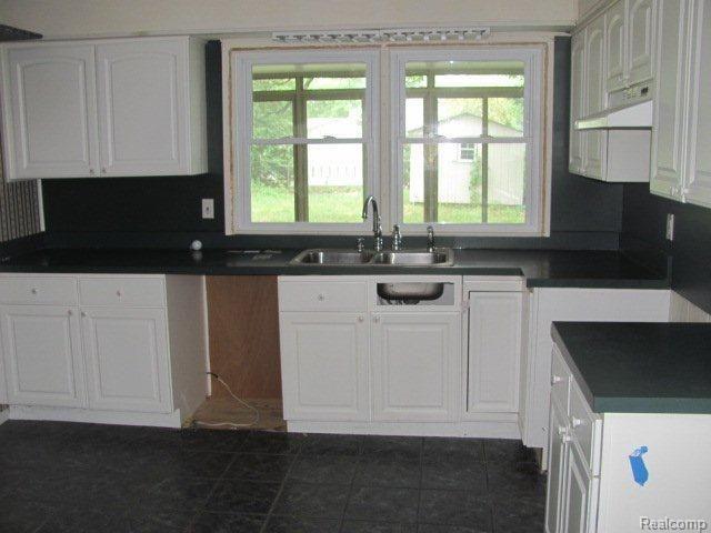1607 Ladd Road Walled Lake, MI 48390 - Photo 5 of 11 6kitchen