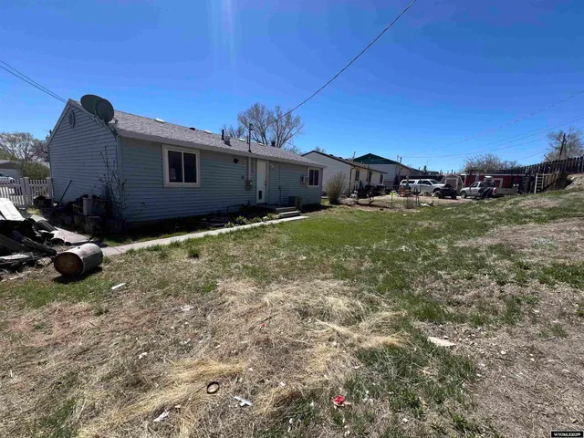 $199,000 | 302 Kinnikinnick Drive, Riverton, WY 82501