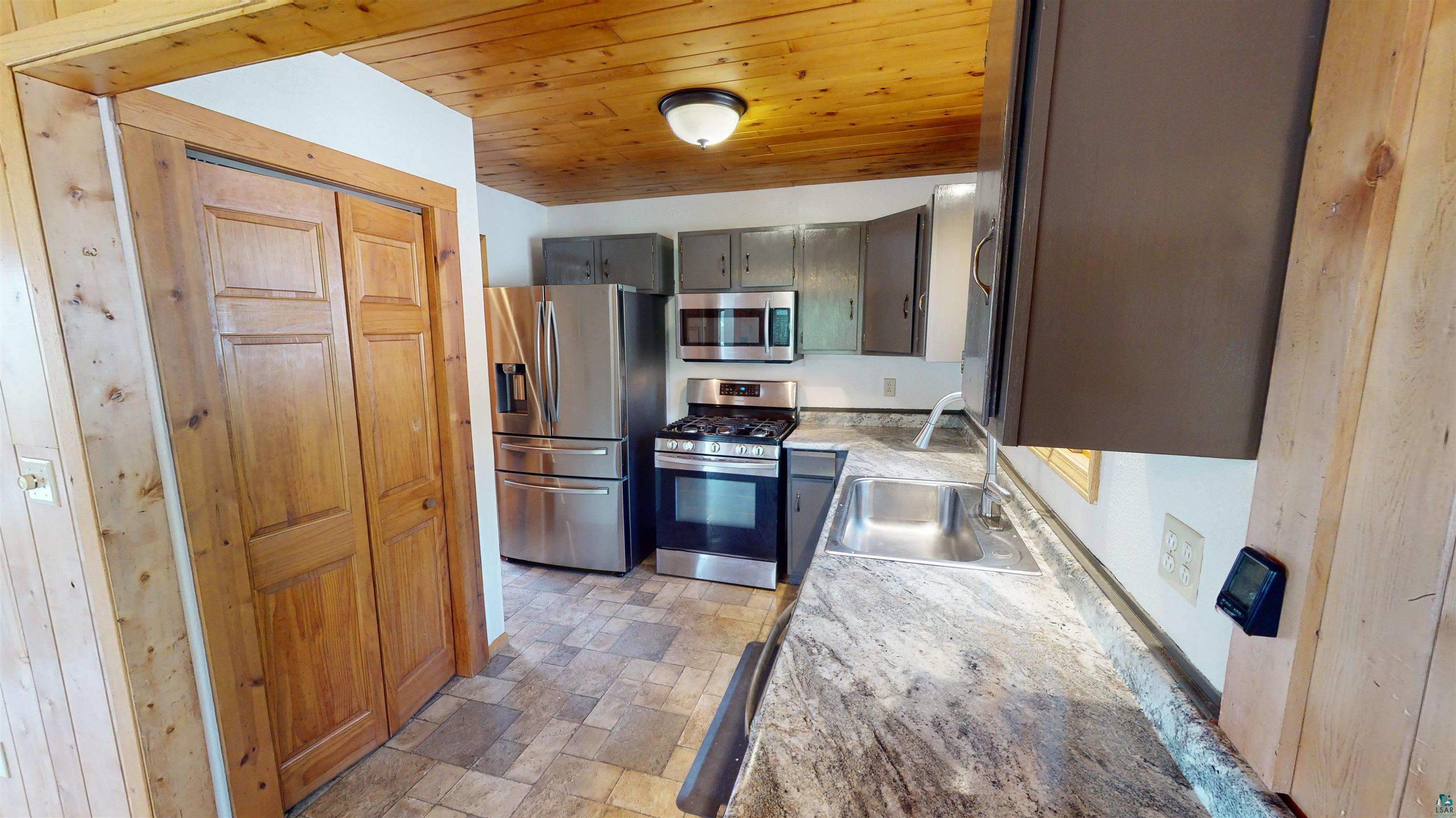 19 Reed Drive Silver Bay, MN 55614 - Photo 10 of 46