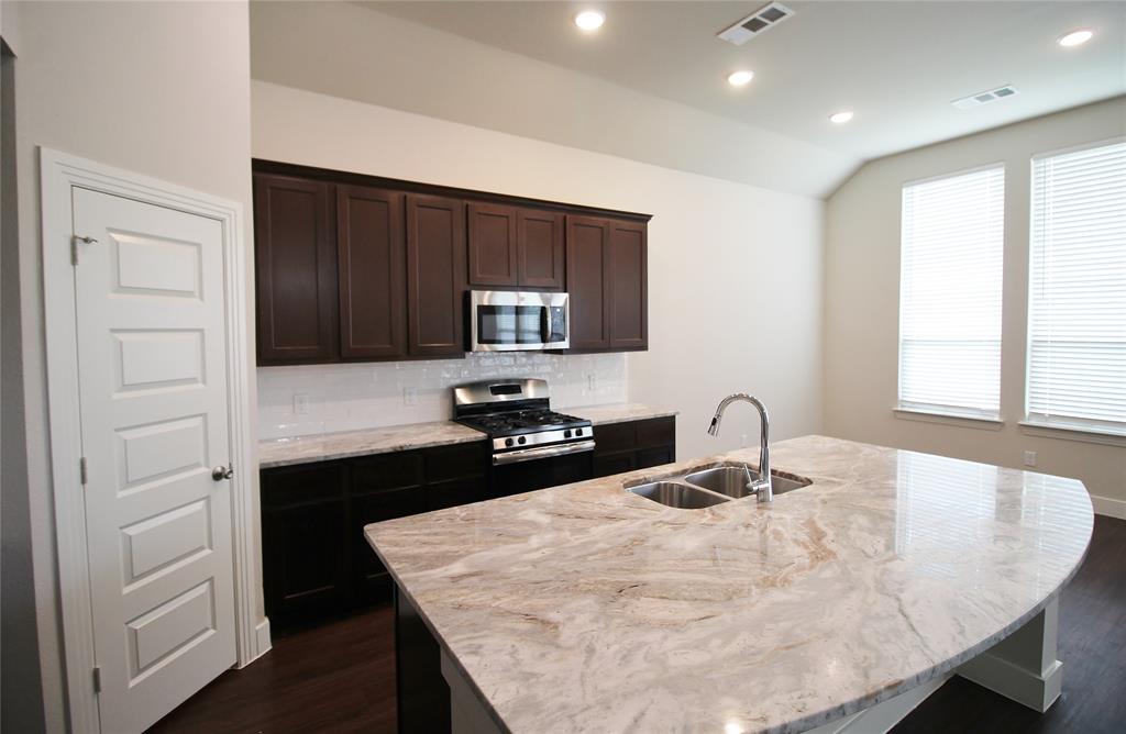 1665 Sheldon Drive Forney, TX 75126 - Photo 6 of 31