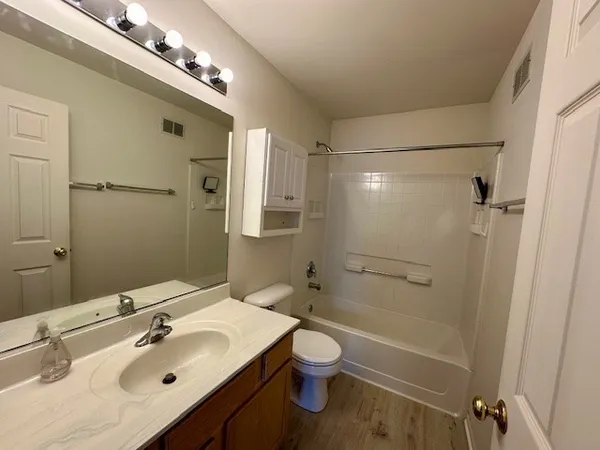 $2,899 | 1752 Rebecca Lane, Aurora, IL 60504