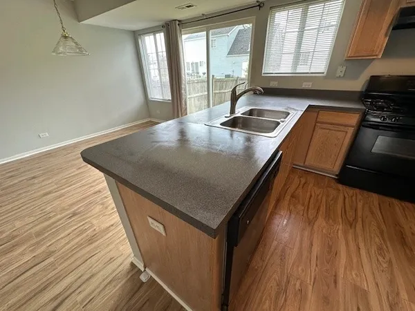 $2,899 | 1752 Rebecca Lane, Aurora, IL 60504