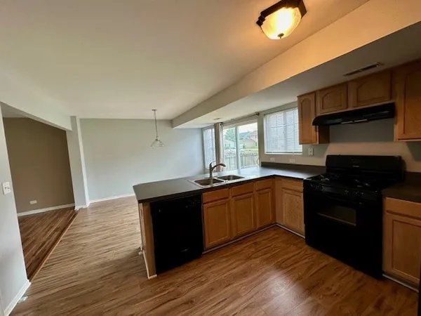 $2,899 | 1752 Rebecca Lane, Aurora, IL 60504