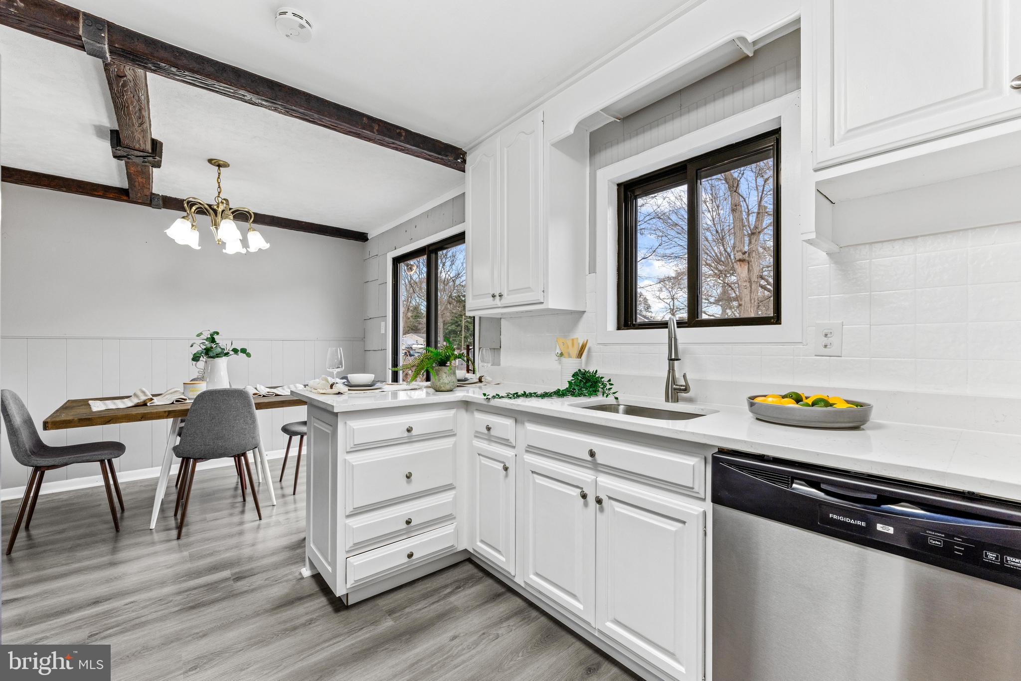 271 Hickory Point Road Pasadena, MD 21122 - Photo 2 of 42 Gallery Image 2