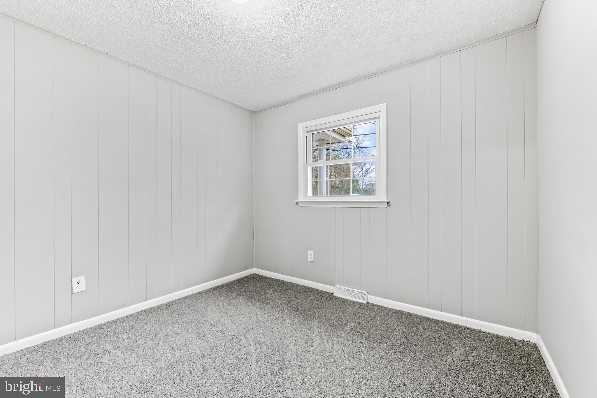 271 Hickory Point Road Pasadena, MD 21122 - Photo 25 of 42 Gallery Image 25