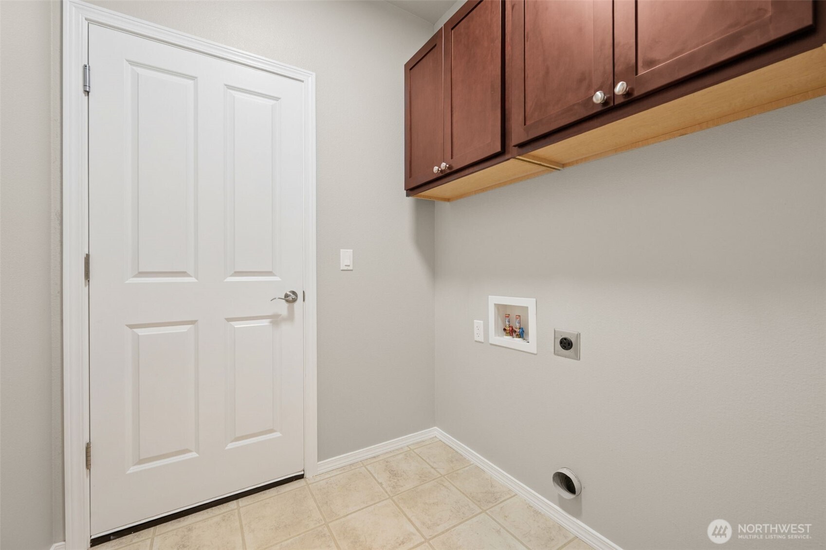 9248 Periwinkle Loop Northeast Olympia, WA 98516 - Photo 25 of 39 a view of cabinets