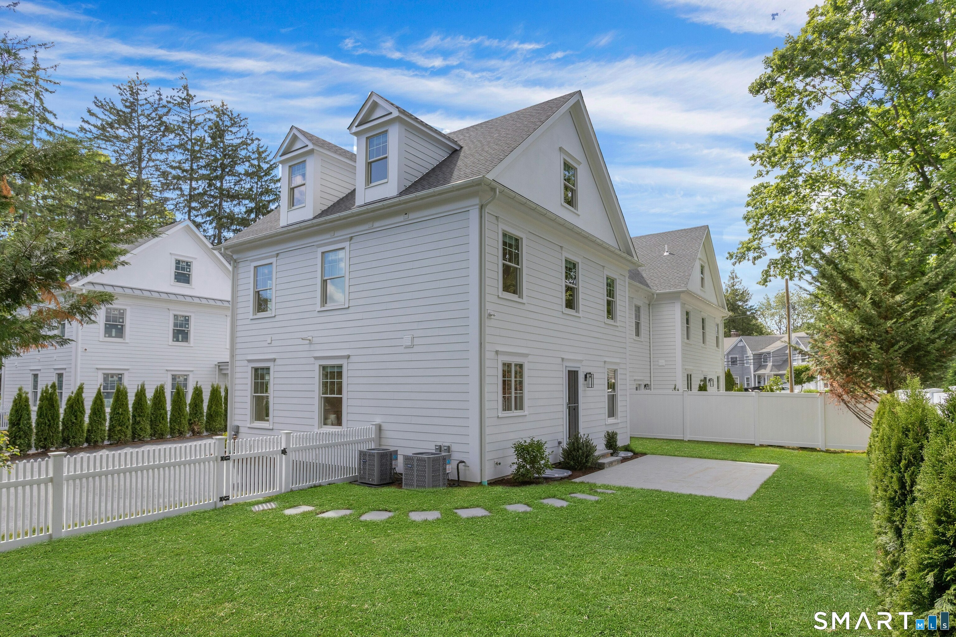 18 Old Stamford Road New Canaan, CT 06840 - Photo 3 of 29