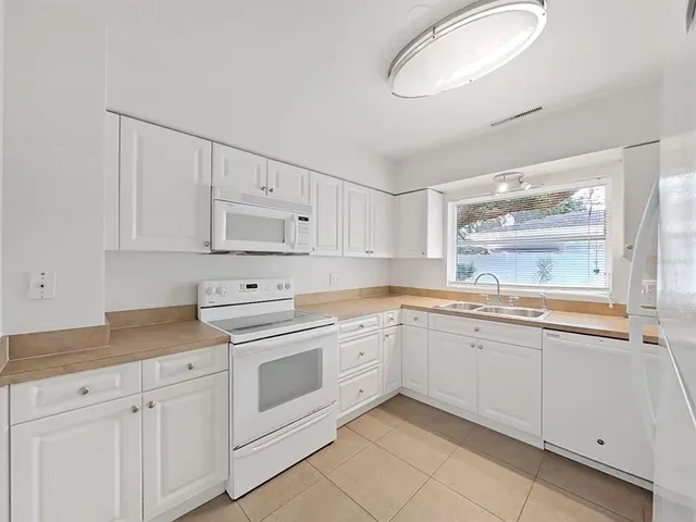 $4,000 | 1701 Laurie Lane, Belleair, FL 33756