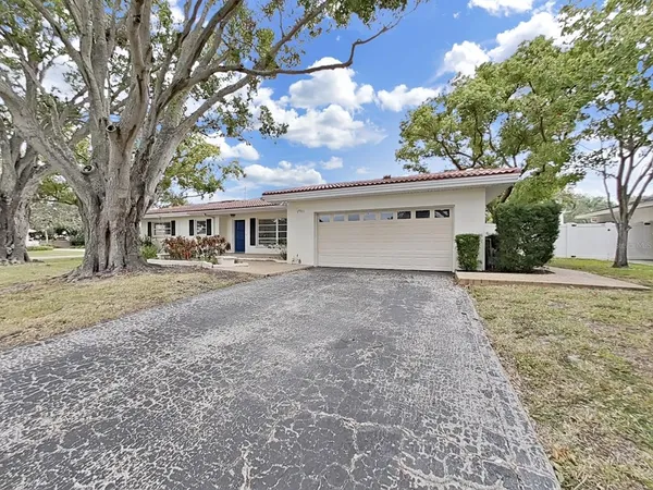 $3,750 | 1701 Laurie Lane, Belleair, FL 33756