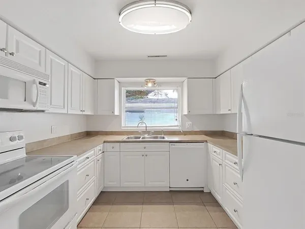 $3,750 | 1701 Laurie Lane, Belleair, FL 33756