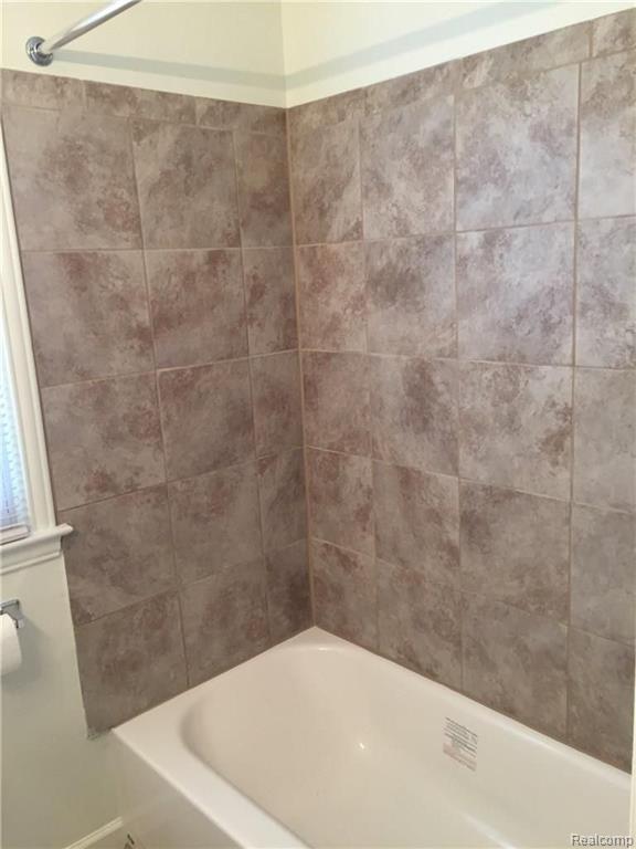 4511 Oliver Road Royal Oak, MI 48073 - Photo 5 of 8