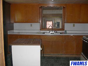 329 West Oak Street Butler, IN 46721 - Photo 3 of 4