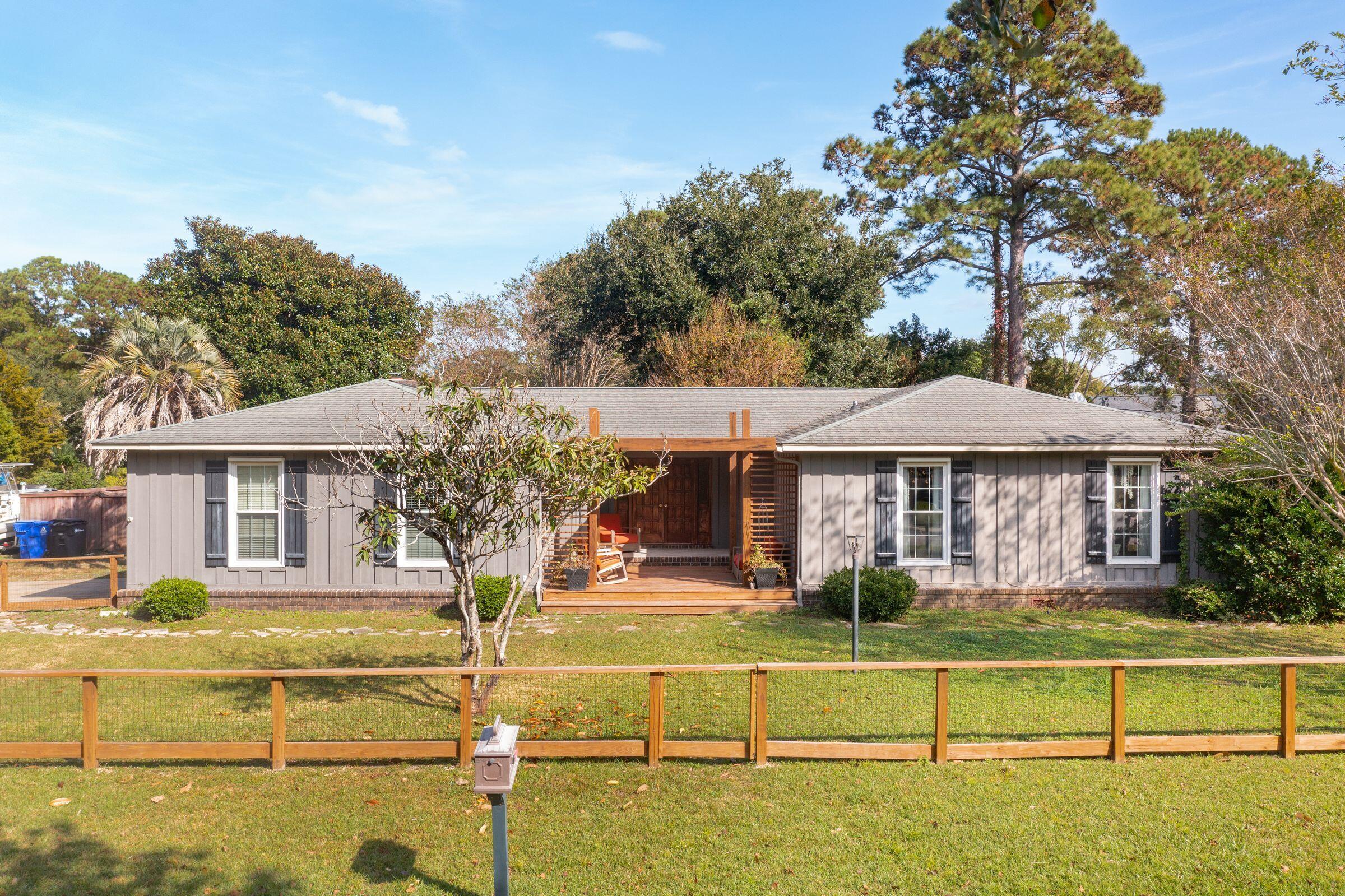 980 Cottingham Drive Mount Pleasant, SC 29464 - Photo 43 of 49 980CottinghamDr-KeenEyeMarketing-046