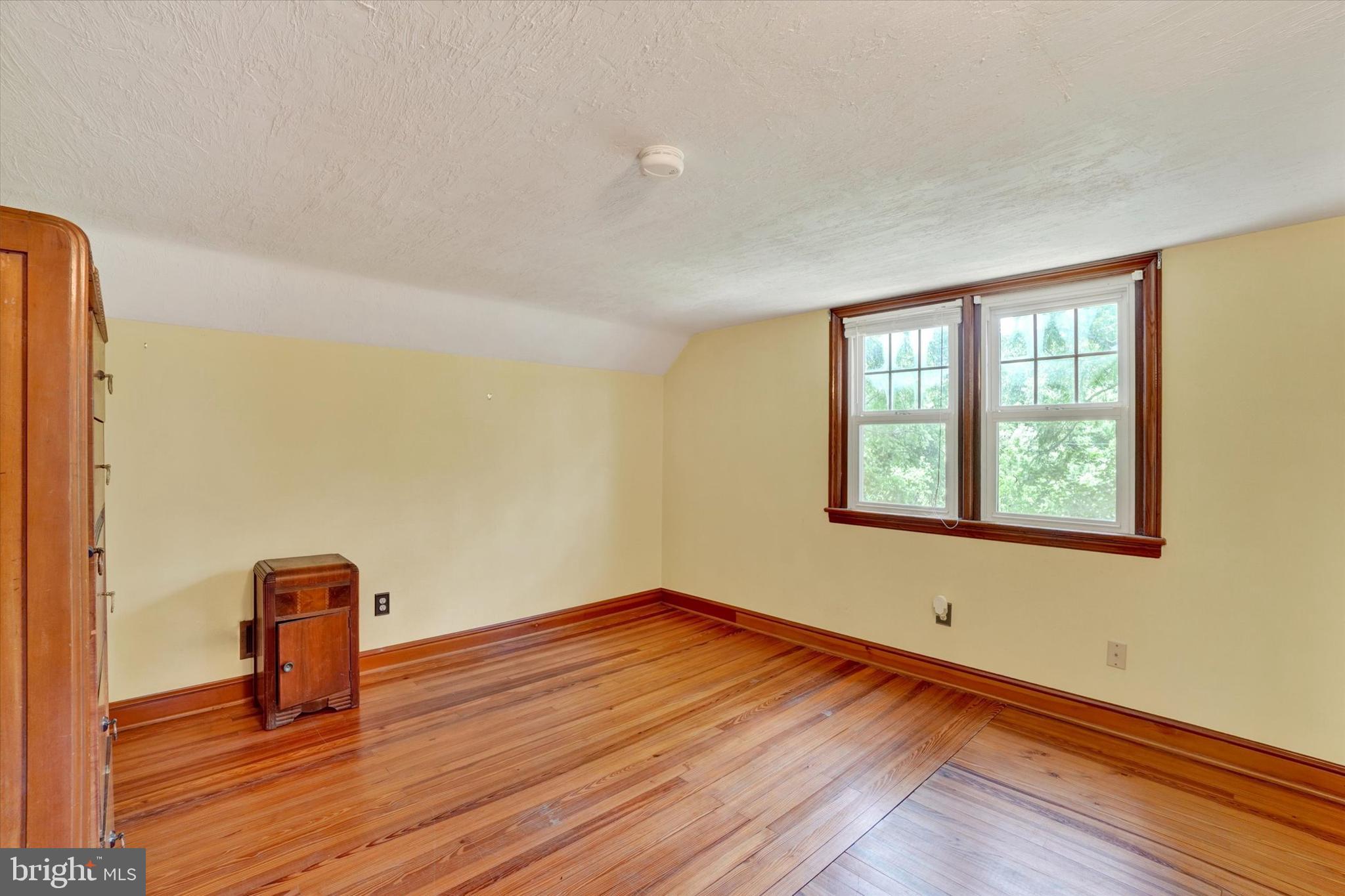 1805 Craley Road Windsor, PA 17366 - Photo 14 of 34 2nd Floor Bedroom 3