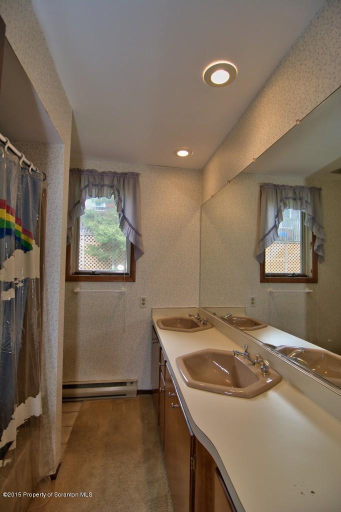 311 T Rt 351 Moscow, PA 18444 - Photo 25 of 30 Gallery Image 25