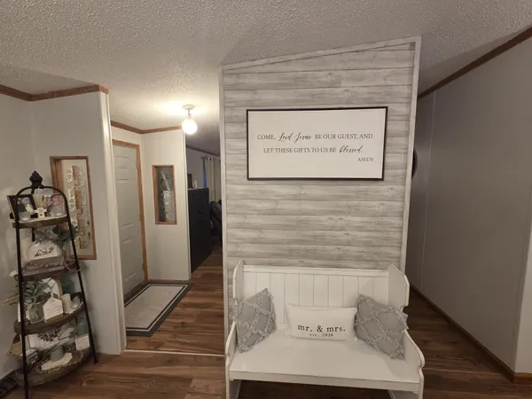 $154,900 | 204 4th Street, Donnelly, MN 56235