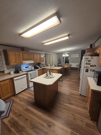 $154,900 | 204 4th Street, Donnelly, MN 56235