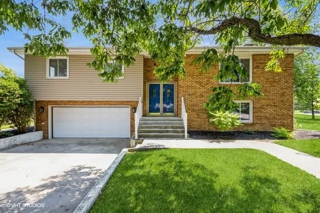 $217,000 | 504 Brookview Drive, Farmer City, IL 61842