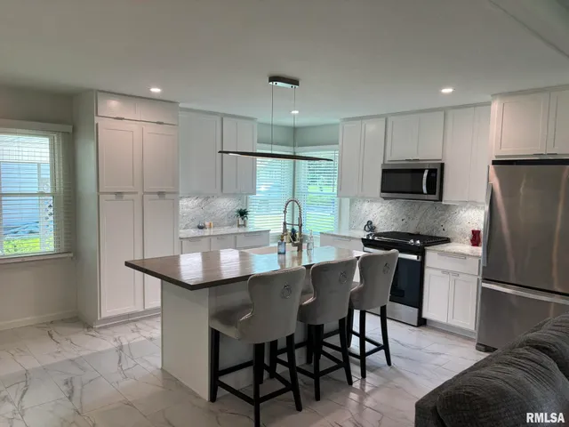 $230,000 | 122 Paint Creek Lane, Carmi, IL 62821