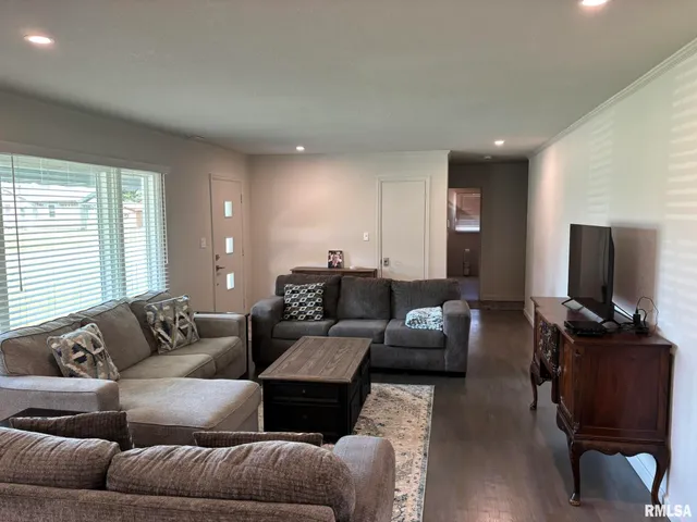 $230,000 | 122 Paint Creek Lane, Carmi, IL 62821