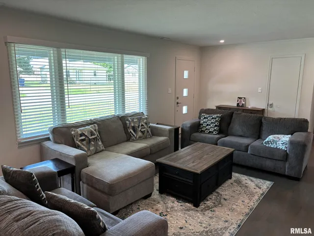 $230,000 | 122 Paint Creek Lane, Carmi, IL 62821