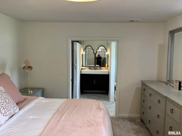 $230,000 | 122 Paint Creek Lane, Carmi, IL 62821