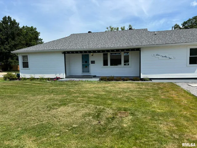 $230,000 | 122 Paint Creek Lane, Carmi, IL 62821