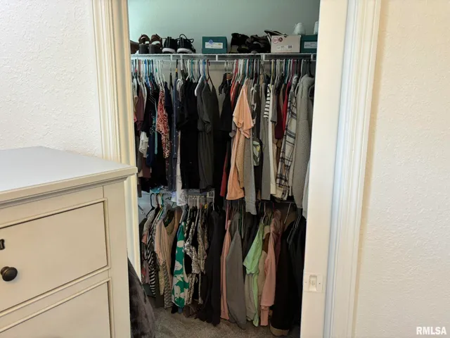 $230,000 | 122 Paint Creek Lane, Carmi, IL 62821