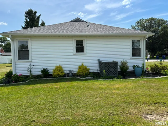 $230,000 | 122 Paint Creek Lane, Carmi, IL 62821