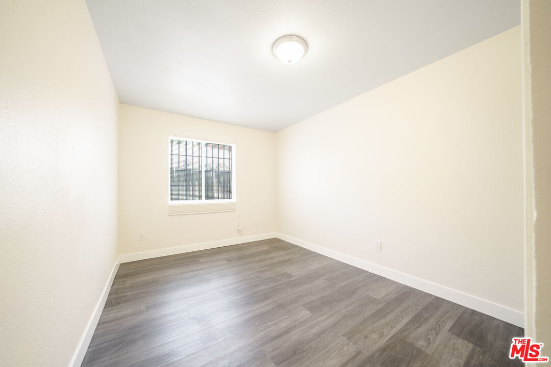 10376 Wilmington Avenue Los Angeles, CA 90002 - Photo 11 of 20