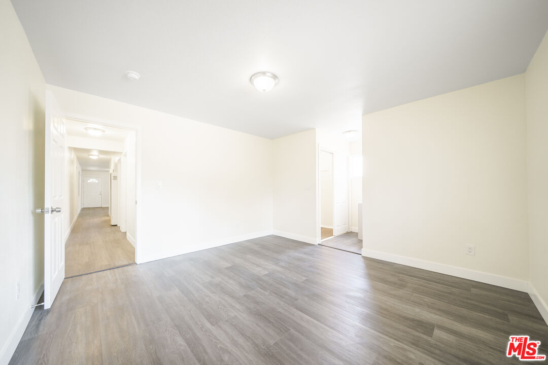 10376 Wilmington Avenue Los Angeles, CA 90002 - Photo 14 of 20