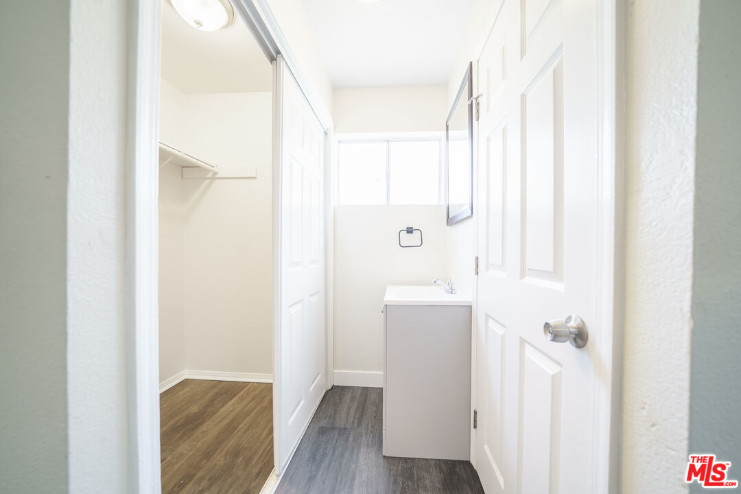 10376 Wilmington Avenue Los Angeles, CA 90002 - Photo 17 of 20