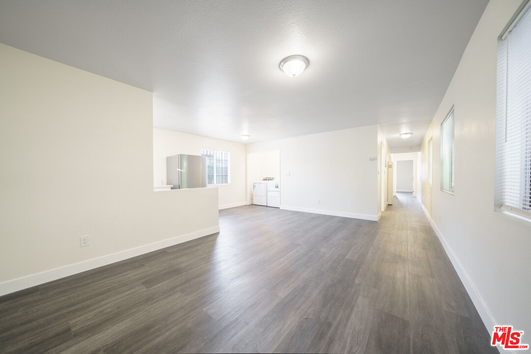 10376 Wilmington Avenue Los Angeles, CA 90002 - Photo 3 of 20